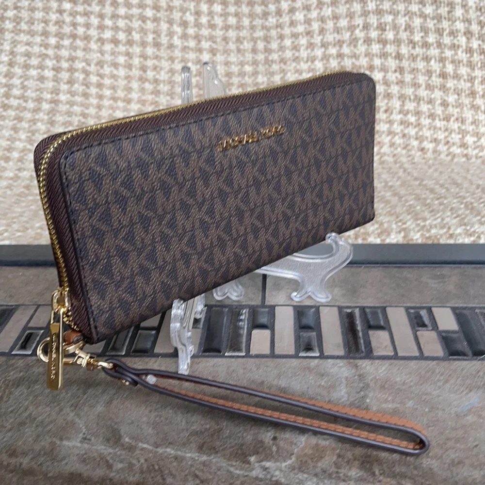 Michael Kors Jet Set Travel Large Travel CONTINENTAL Wallet-Wristlet